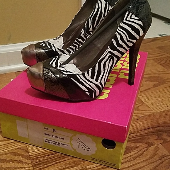 Heels - Picture 1 of 3